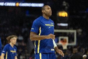 科尔：计划让霍福德出战22分钟+ 不打背靠背就能够增加出场时间