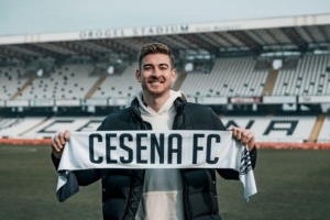 斯基拉：克林斯曼儿子乔纳森将与意乙球队切塞纳续约至2028年