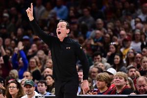 指望不上！骑士半场替补席13中0一分未得 全队仅4人有得分入账