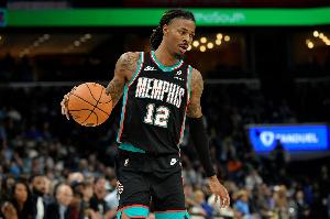 不准但冲击力强！莫兰特10中3&罚球7中6 得到12分3板6助1断