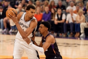 24年10月以来首次未能得分上双！太阳如何将文班限制到仅得9分？