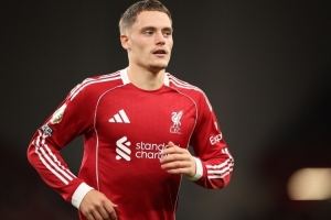 回声报：斯洛特该以伊萨克维尔茨为核心了，防守问题仍是最凸显的