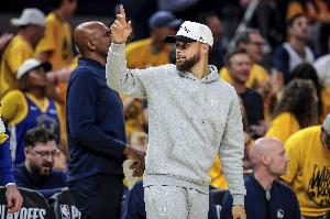 不容易！勇士首次在库里缺席时净胜对手30+ 共用246场比赛达成