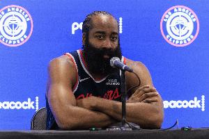 最后一投前是否预料会被犯规？哈登：是的 我们没暂停&当时很混乱