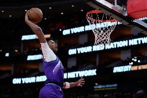 【菜鸟】5号秀贝利21分5板3助2断&连场砍20+ 马卢阿奇2分2板2帽