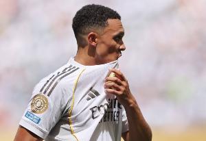 罗马诺：皇马100%信任阿诺德，球队对他的能力毫不怀疑