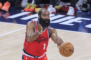 沃尔：快船的阵容纸面上看豪华 打着打着却又成了哈登单核苦撑