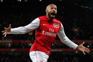 TA：球员版长袖球衣全面回归，除功能性外也注重风格和个人表达