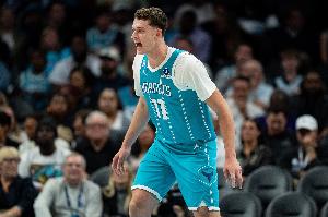 移动速递！卡尔克布伦纳补防扇飞奎克利三分