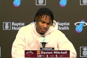 小米切尔：我们破联防做得不错 不停转移球没人想当孤胆英雄