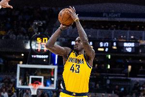 正负值-23！西亚卡姆半场9中4拿到15分 三分6中3