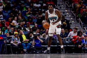 表现全面！文斯·威廉姆斯13中5拿14分8板9助&抢3前板 正负值+11