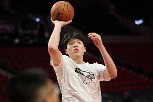 斯普利特：杨瀚森等时间不多的球员 上场后必须展示你为何能在NBA