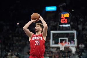 对手是DPOY？申京：不管面对莫布里还是其他任何人 我都不会退缩