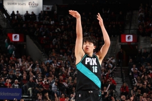 拓记：G联盟提升了杨瀚森的自信 他现在在更衣室能和队友打成一片