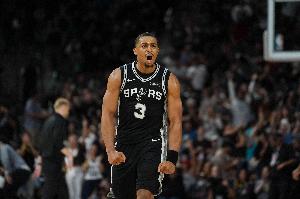 太猛了！凯尔登·约翰逊12投9中&三分5中3 高效砍下25+7