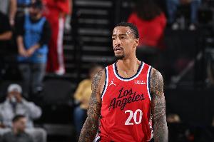 没兑现期待？科林斯首发六场：9.5+4.5+0.7+0.7 命中率40.7/13.3%