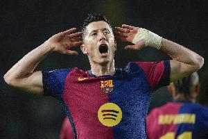 莱万传记作者：巴萨要求莱万停止进球时，拉波尔塔主席并不在场