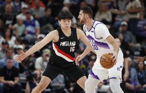 拓记：杨瀚森技术全面潜力巨大 我们还没有见识到他的全部能力