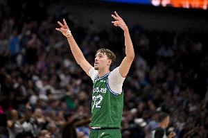 状元之威！弗拉格冲筐单臂飞天砸扣