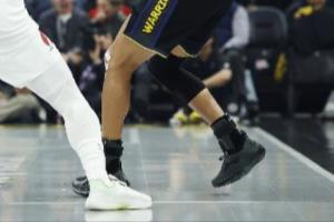 库里比赛穿李宁！这是他离开UA后首次在比赛中穿的非UA鞋！