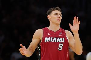 斯波：拉松是攻防两端串联者 进攻自信心在提升防守有关键表现